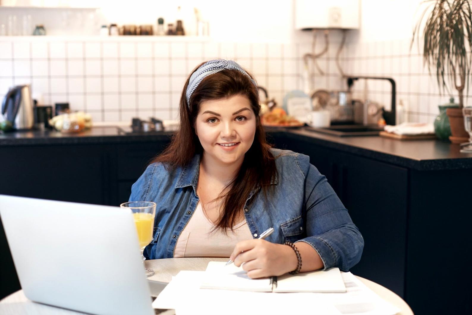 Session de formation en planification budgétaire avec participants actifs
